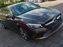 Orientbraun Gebraucht 2017 Mercedes CLA200 Shooting Brake Kombi | 18.600 € (Fairer Preis)