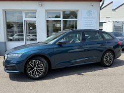 Lavablau metallic Gebraucht 2022 Skoda Octavia Ambition Kombi | 17.990 € (Superpreis)