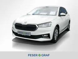 Candy weiss Gebraucht 2024 Skoda Fabia Selection Limousine | 16.440 € (Superpreis)