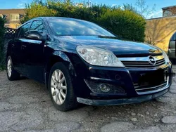 Schwarz Gebraucht 2009 Opel Astra Limousine | 1.250 € (Superpreis)