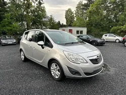 Silber Gebraucht 2011 Opel Meriva Van / Kleinbus | 4.299 € (Etwas zu teuer)