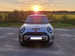 Silber Gebraucht 2023 Mini Cooper SE Premium Plus Kleinwagen | 21.790 € (Fairer Preis)