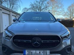 Grau Gebraucht 2020 Mercedes GLA200 SUV | 29.900 € (Fairer Preis)