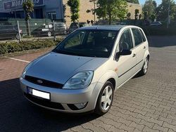 Silber Gebraucht 2002 Ford Fiesta Trend Kleinwagen | 1.299 € (Fairer Preis)