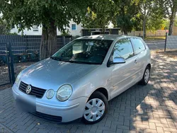 Grau Gebraucht 2004 VW Polo Kleinwagen | 1.890 € (Fairer Preis)