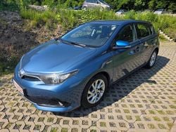 Blau Gebraucht 2016 Toyota Auris Hybrid Edition-S Limousine | 11.499 € (Fairer Preis)