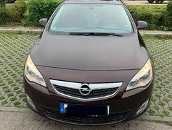 Braun Gebraucht 2011 Opel Astra Design Edition Limousine | 4.000 € (Guter Preis)
