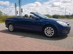 Blau Gebraucht 2008 Opel Astra Cabriolet Cabrio | 2.000 €