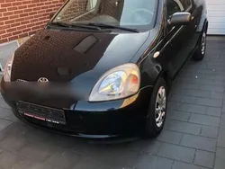 Schwarz Gebraucht 2002 Toyota Yaris Kleinwagen | 1.450 € (Fairer Preis)