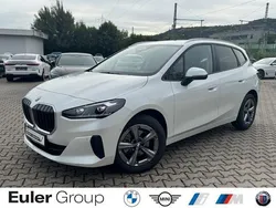 Weiss Gebraucht 2024 BMW 218 Active Tourer Van / Kleinbus | 28.890 € (Guter Preis)