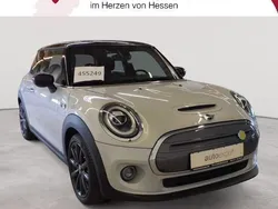 White silver metallic Gebraucht 2020 Mini Cooper SE Kleinwagen | 12.790 € (Guter Preis)