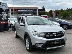 Grau Gebraucht 2017 Dacia Sandero Stepway Kleinwagen | 5.990 € (Guter Preis)