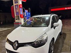 Weiß Gebraucht 2013 Renault Clio IV Expression Limousine | 4.800 € (Fairer Preis)