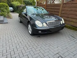 Blau Gebraucht 2005 Mercedes E220 Avantgarde Limousine | 5.500 € (Fairer Preis)