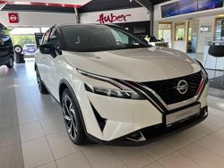 Pearl white pearleffekt/dach black met Gebraucht 2023 Nissan Qashqai Tekna SUV | 31.390 € (Fairer Preis)