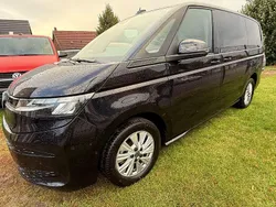 Schwarz Gebraucht 2024 VW T7 Van | 52.300 € (Guter Preis)