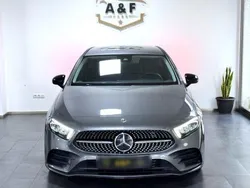 Grau Gebraucht 2021 Mercedes A200 AMG line Kleinwagen | 30.000 € (Teuer)