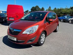 Rot Gebraucht 2012 Opel Meriva Van / Kleinbus | 7.990 € (Teuer)