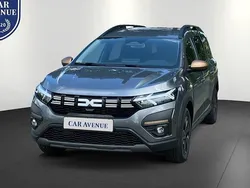 Grau Neu 2025 Dacia Jogger Extreme Kombi | 24.370 € (Etwas zu teuer)