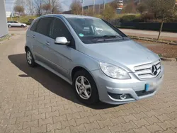 Blau Gebraucht 2011 Mercedes B180 Van / Kleinbus | 5.600 € (Fairer Preis)