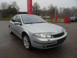 Grau Gebraucht 2004 Renault Laguna II Privilege Limousine | 3.999 € (Teuer)