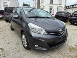Grau Gebraucht 2014 Toyota Yaris Comfort Kleinwagen | 8.200 € (Fairer Preis)