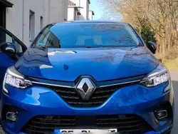 Blau Gebraucht 2023 Renault Clio V Evolution Kleinwagen | 17.900 € (Fairer Preis)