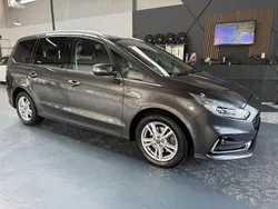 Grau Gebraucht 2020 Ford Galaxy Titanium Van / Kleinbus | 20.399 € (Guter Preis)