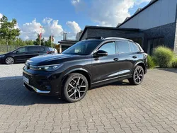 Schwarz Gebraucht 2024 VW Tiguan R-line SUV | 45.700 € (Fairer Preis)