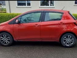 Rot Gebraucht 2016 Toyota Yaris Edition-S Limousine | 8.500 € (Fairer Preis)