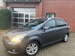 Grau Gebraucht 2009 Toyota Corolla Verso Van / Kleinbus | 3.260 € (Fairer Preis)