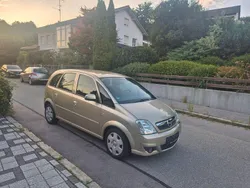 Grün Gebraucht 2007 Opel Meriva Edition Van / Kleinbus | 1.499 € (Guter Preis)