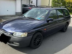 Blau Gebraucht 1998 Ford Escort Ghia Kombi | 1.500 € (Fairer Preis)