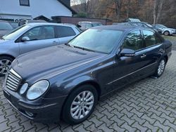Grau Gebraucht 2008 Mercedes E220 Elegance Limousine | 3.750 € (Guter Preis)