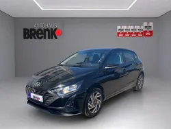 Grau Neu 2025 Hyundai i20 Comfort Limousine | 17.990 € (Guter Preis)