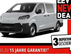 Weiß Neu 2024 Toyota Yaris Hybrid Team Limousine | 33.814 €