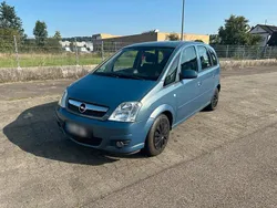 Grau Gebraucht 2006 Opel Meriva Van / Kleinbus | 2.100 € (Fairer Preis)
