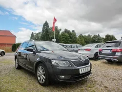 Schwarz Gebraucht 2014 Skoda Octavia Kombi | 12.990 € (Fairer Preis)