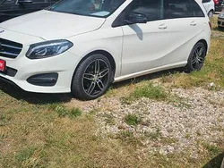 Weiß Gebraucht 2016 Mercedes B200 Van / Kleinbus | 17.799 € (Fairer Preis)
