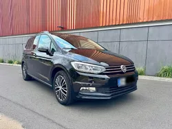 Schwarz Gebraucht 2016 VW Touran Comfortline Van / Kleinbus | 15.590 € (Etwas zu teuer)