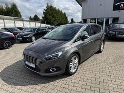 Grau Gebraucht 2016 Ford S-MAX Titanium Van / Kleinbus | 15.500 € (Fairer Preis)