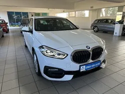 Weiß Gebraucht 2023 BMW 118 Sport Line Kleinwagen | 26.600 € (Fairer Preis)