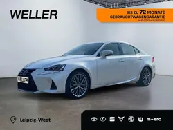 Weiss Gebraucht 2019 Lexus IS300h Luxury Line Limousine | 28.990 € (Etwas zu teuer)