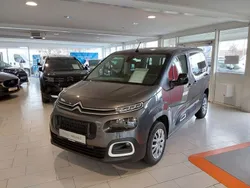 Grau Gebraucht 2024 Citroën Berlingo Feel Van / Kleinbus | 24.999 € (Etwas zu teuer)