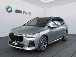 Skyscraper grau metallic Neu 2025 BMW 218 Active Tourer M Sport Van / Kleinbus | 46.750 € (Etwas zu teuer)