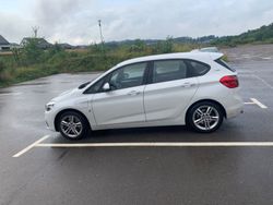 Weiß Gebraucht 2017 BMW 225 Active Tourer iPerformance Van / Kleinbus | 13.500 € (Fairer Preis)