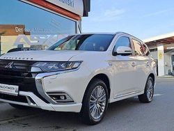 Weiß Gebraucht 2021 Mitsubishi Outlander P-HEV Plus SUV | 26.900 € (Fairer Preis)