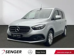 Silber Gebraucht 2023 Mercedes 180 Style Limousine | 28.750 € (Fairer Preis)