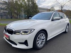 Weiß Gebraucht 2022 BMW 320 Advantage Kombi | 18.650 € (Fairer Preis)