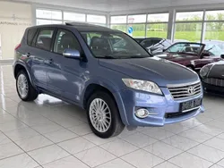Blau Gebraucht 2011 Toyota RAV4 Executive SUV | 11.990 € (Etwas zu teuer)